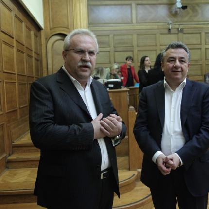 αρναουτακης βουλη.jpg