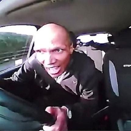  φωνάζοντας «είμαι ο Ιησούς»