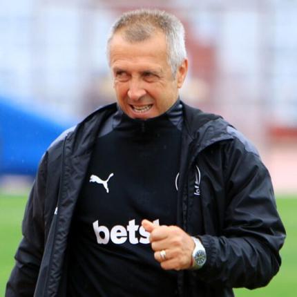 νικος νιοπλιας