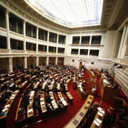 «Βροχή» τροπολογιών στα νομοσχέδια που συζητούνται στην Ολομέλεια