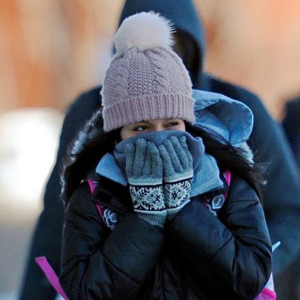 κακοκαιρία-γυναίκα στο κρύο