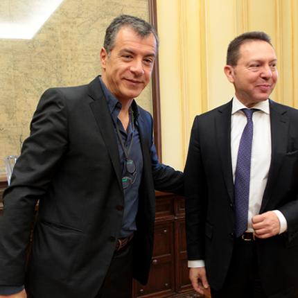 Για τα προβλήματα των τραπεζών ενημερώθηκε από τον Στουρνάρα ο Θεοδωράκης