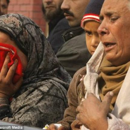 Τριήμερο πένθος στο Πακιστάν για τη σφαγή 132 παιδιών στο σχολείο