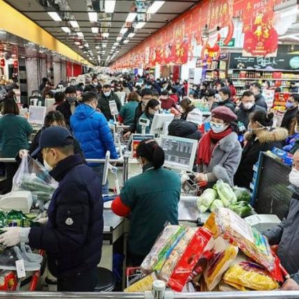 Στα καταστήματα με μάσκες οι κινέζοι