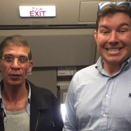 selfie με αεροπειρατη