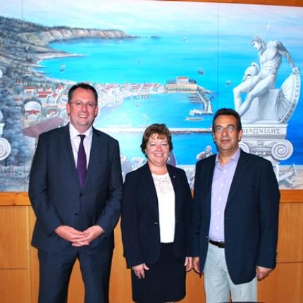 Στο δήμο Χερσονήσου ο αναπληρωτής πρέσβης της Βρετανίας