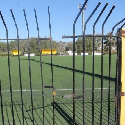 Τεχνητή λίμνη το γήπεδο της ΑΕΚ Κατσαμπά στον Καρτερό! (φωτογραφίες)