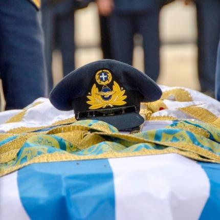 κηδεια αεροπορος.jpg