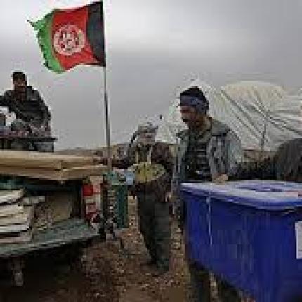 Άνοιξαν οι κάλπες για τις προεδρικές εκλογές στο Αφγανιστάν