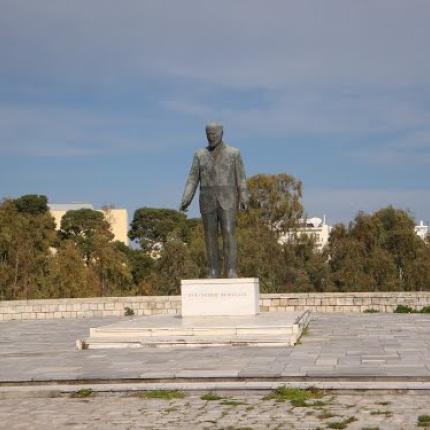 Ηράκλειο: Σε κρίσιμη κατάσταση η γυναίκα που έπεσε από τα Τείχη
