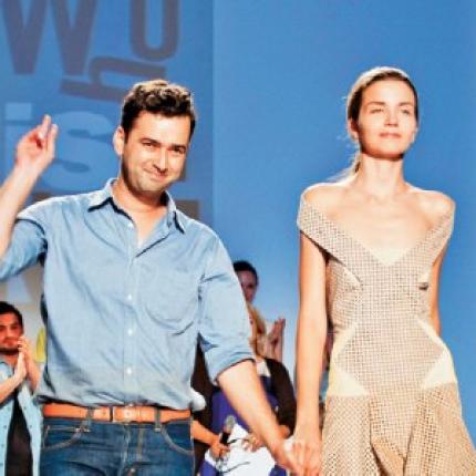 Ο Έλληνας σχεδιαστής που "άνοιξε" την Εβδομάδα Μόδας στο Μιλάνο