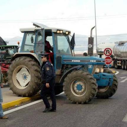 αγροτες,τρακτερ