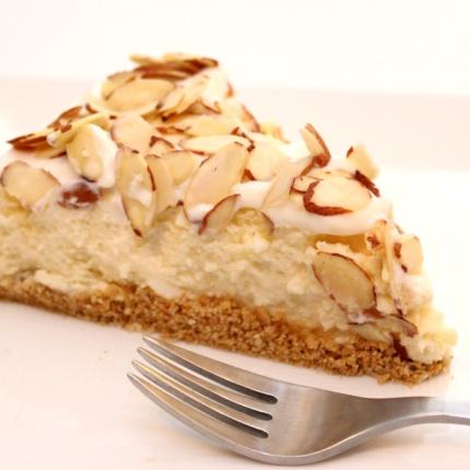 Τούρτα μπισκότου με αμύγδαλα και πορτοκάλι