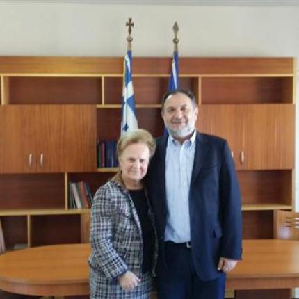 Συνάντηση Κουράκη με την Πρόεδρο της Εταιρίας Νόσου Αλτσχάιμερ