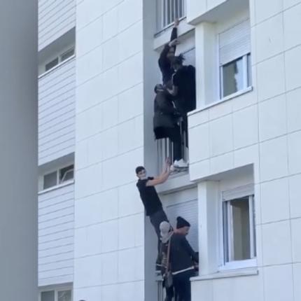 ανθρωπινη σκαλα