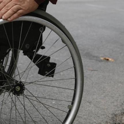 "Προσπαθώ 10 μήνες να αποκτήσω αναπηρικό αυτοκίνητο" - Επιστολή γυναίκας ΑμεΑ προς τον Α. Σαμαρά