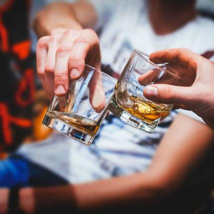 ανήλικος αλκοόλ