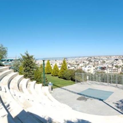 Εγκαινιάζεται με τους "βατράχους" το ανοιχτό θέατρο Ηρακλείου