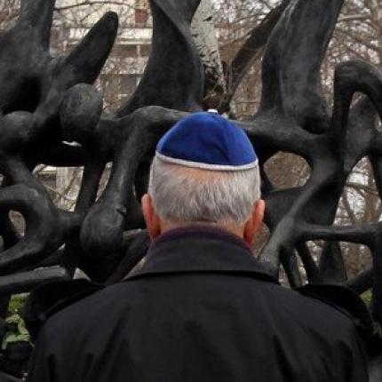 Έρευνα: Τελικά οι Έλληνες είναι αντισημίτες ή θύματα; 
