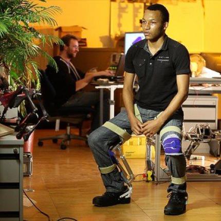 Ανακάλυψαν την… αόρατη καρέκλα