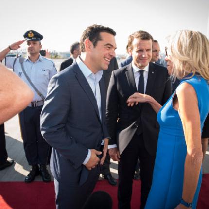 τσιπρας μπριζιτ μακρον.jpg
