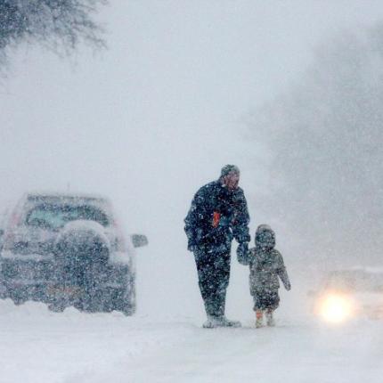 Χιόνια, τσουχτερό κρύο  και καταιγίδες σε όλη τη χώρα 