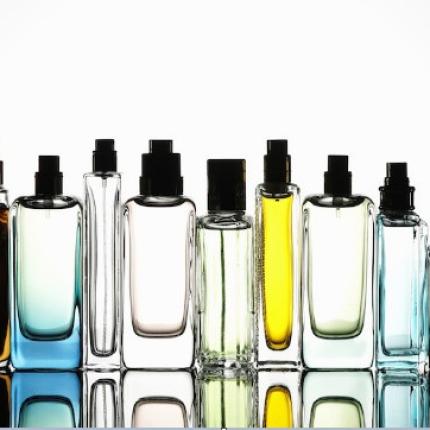 Τα αρώματα κάνουν όντως μια γυναίκα να φαίνεται πιο ...ελκυστική 