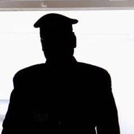 Αστυνομικός με πλαστές πινακίδες στην Αττική