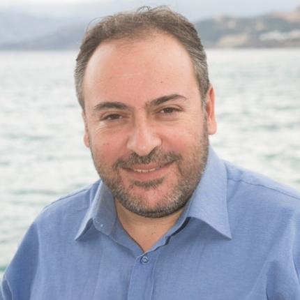 Χωρίς διαχωρισμούς του Μιχάλη Ατσαλάκη