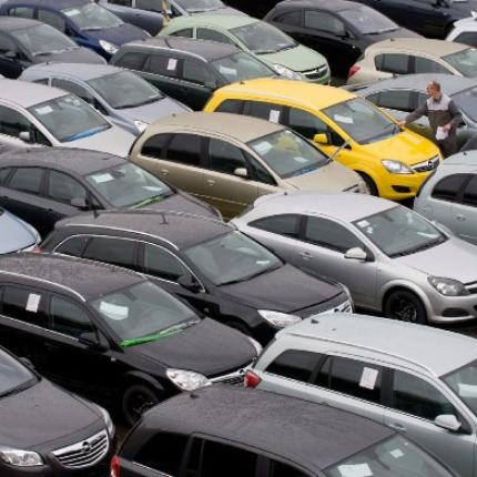 60 αυτοκίνητα στους επιθεωρητές εργασίας για τους ελέγχους στις τουριστικές περιοχές