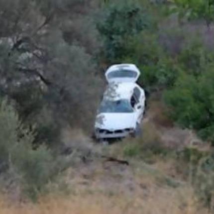 Συναγερμός σε Πυροσβεστική και ΕΚΑΒ για αυτοκίνητο που έπεσε σε γκρεμό