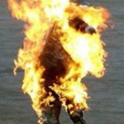 Αυτοπυρπολήθηκε 20χρονη στη Κίνα