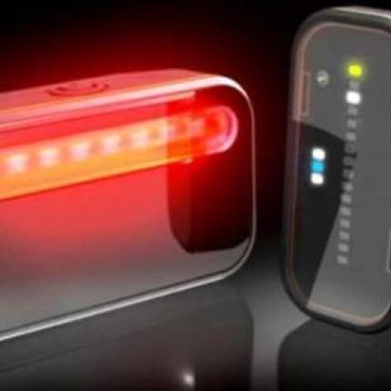 Συσκευή που ειδοποιεί τον ποδηλάτη τι συμβαίνει πίσω του