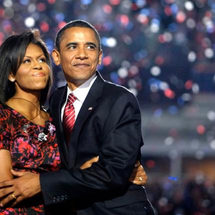 barack-obama-michelle-obama-love-story-romance-photos-08.jpg