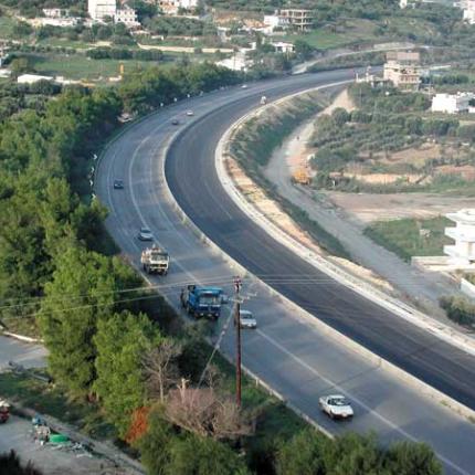 450 παρεμβάσεις σε σημεία καρμανιόλες στο οδικό δίκτυο της Κρήτης