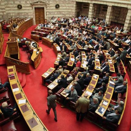 Σε λίγο η πρώτη ονομαστική ψηφοφορία στη Βουλή για τον Πρόεδρο της Δημοκρατίας
