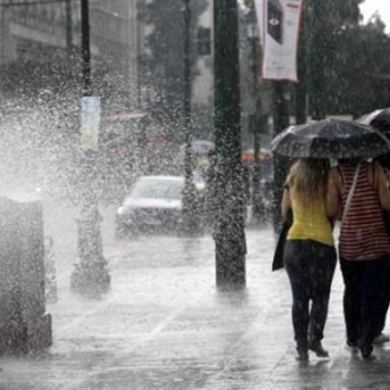 Προβλήματα στην Αθήνα από το ξαφνικό μπουρίνι