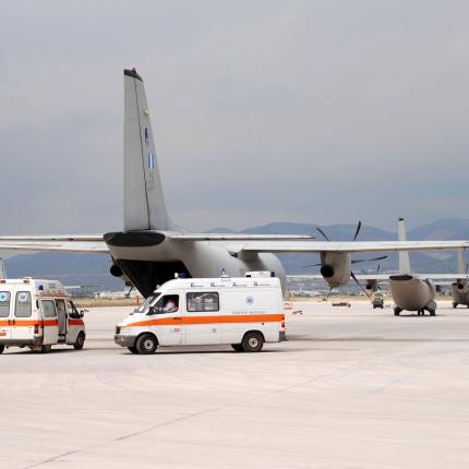 αεροδιακομιδη c-27 πολεμικη αεροπορια.jpg