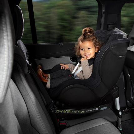 παιδί στο αυτοκίνητο