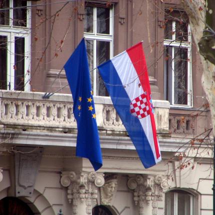 croatia_eu_flags.jpg