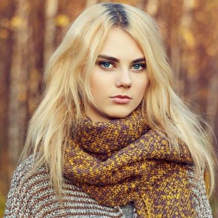 γυναίκα-ρίζα μαλλιών