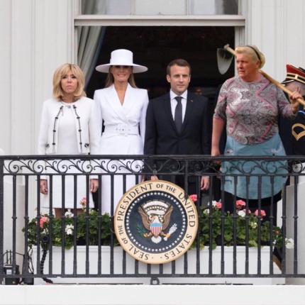 Η Ντολόρες Λέις Αντελο στον Λευκό Οικο.jpg