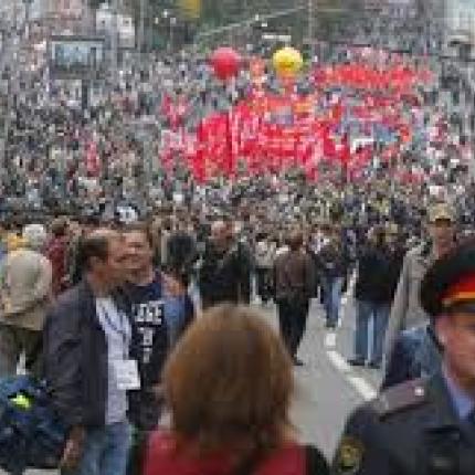 Περίπου 50.000 άνθρωποι διαδήλωσαν στη Μόσχα κατά της "κατοχής" της Κριμαίας