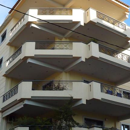 Μίσθωνε διαμερίσματα που δεν του ανήκαν και έπαιρνε τις προκαταβολές