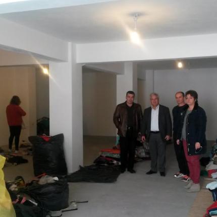 Διανομή ρούχων στο Δήμο Μαλεβιζίου