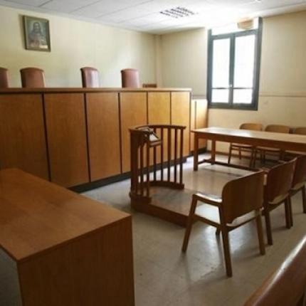 Η κυβέρνηση... προειδοποιεί για τη διεκδίκηση αναδρομικών