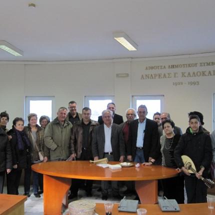 Πήγαν και τα ... "έψαλαν" στον Κώστα Μαμουλάκη