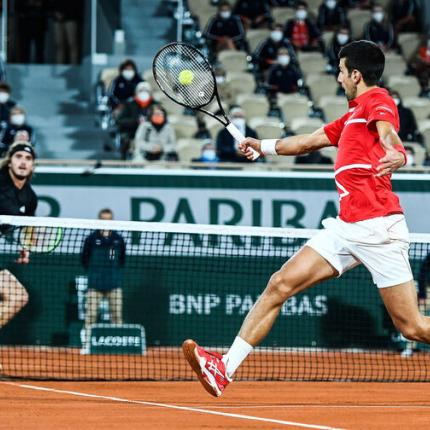 djokovic-tsitsipas.jpg