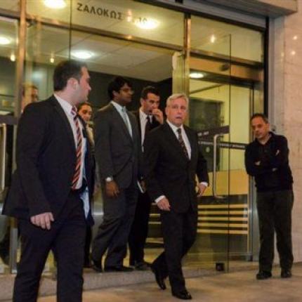 Συνάντηση Δραγασάκη με την αποστολή του υπουργείου Οικονομικών των ΗΠΑ