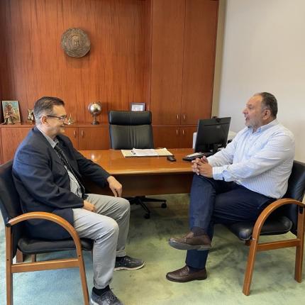 Συνάντηση Προέδρου ΠΕΔ Κρήτης με τον Κοσμήτορα της Ιατρικής Σχολής και τον Καθηγητή Κλινικής Ιολογίας